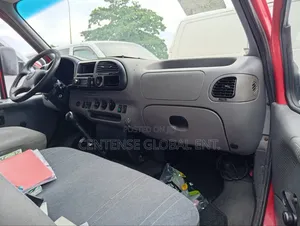 Ford Transit 2000 Red