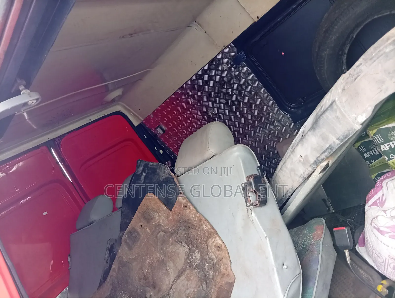 Ford Transit 2000 Red