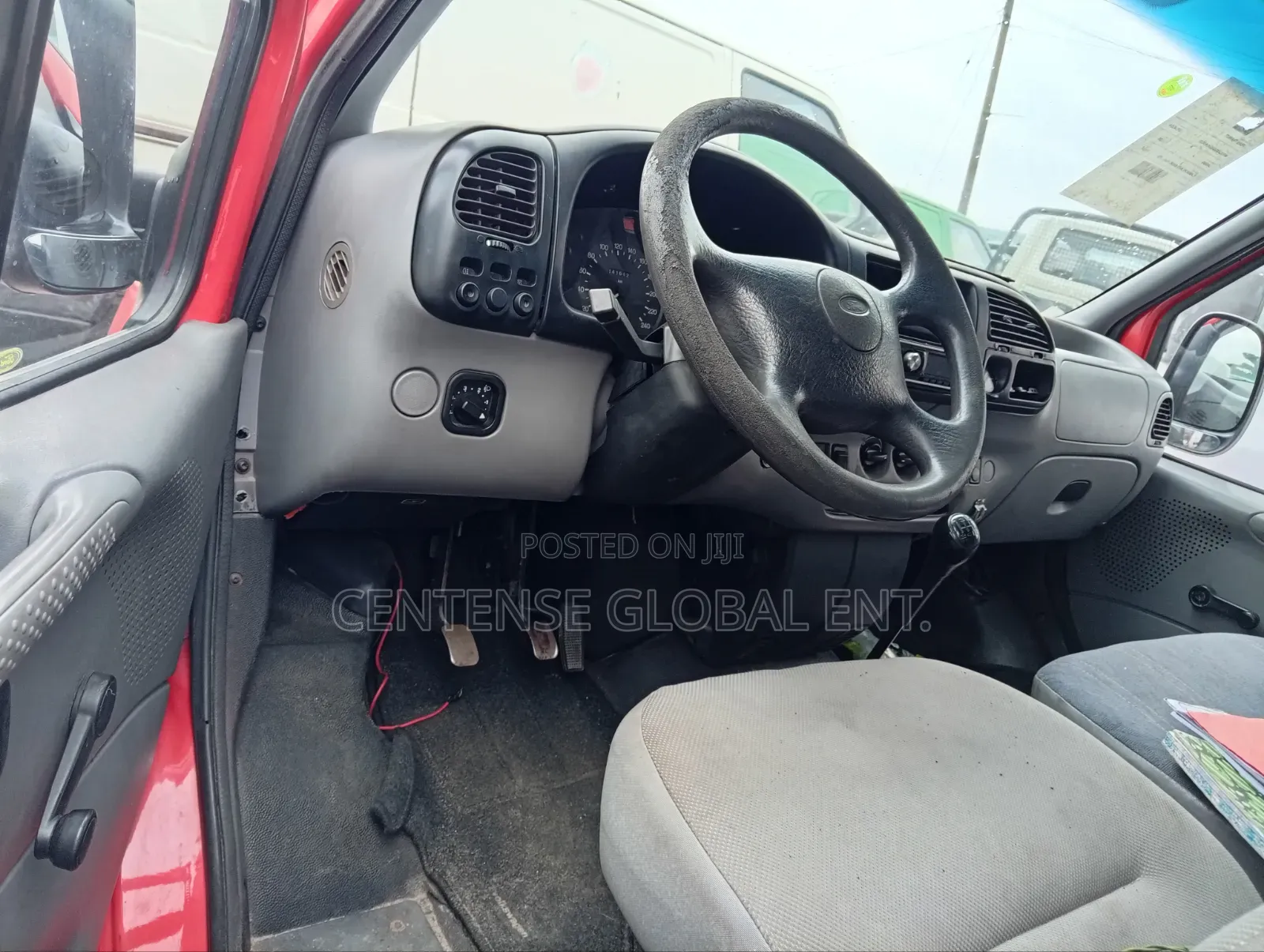 Ford Transit 2000 Red