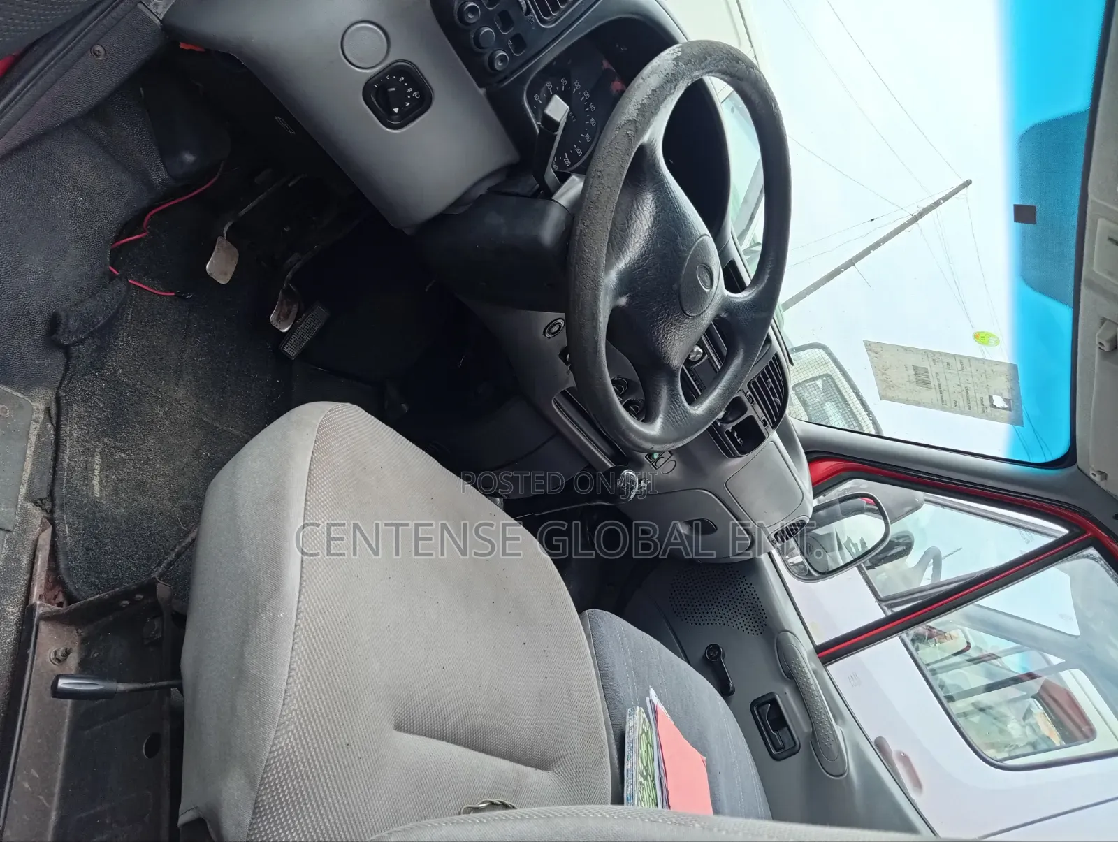 Ford Transit 2000 Red