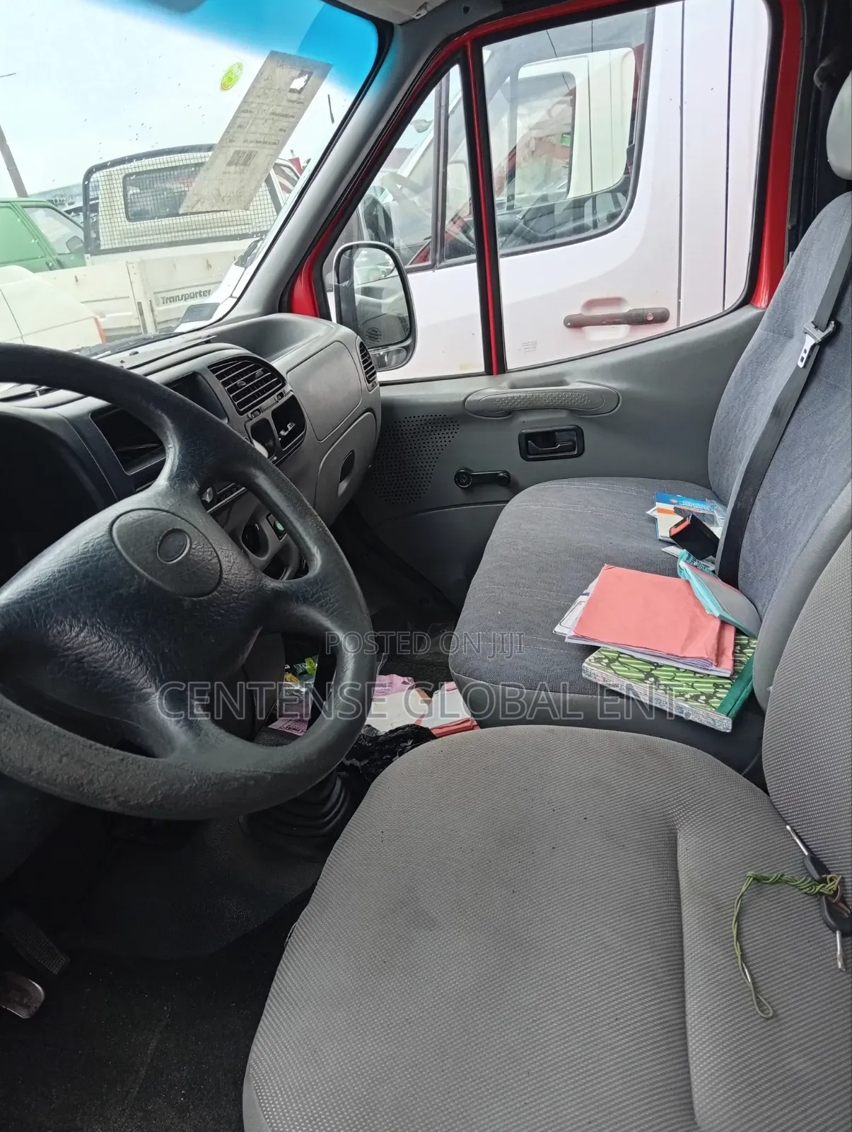 Ford Transit 2000 Red