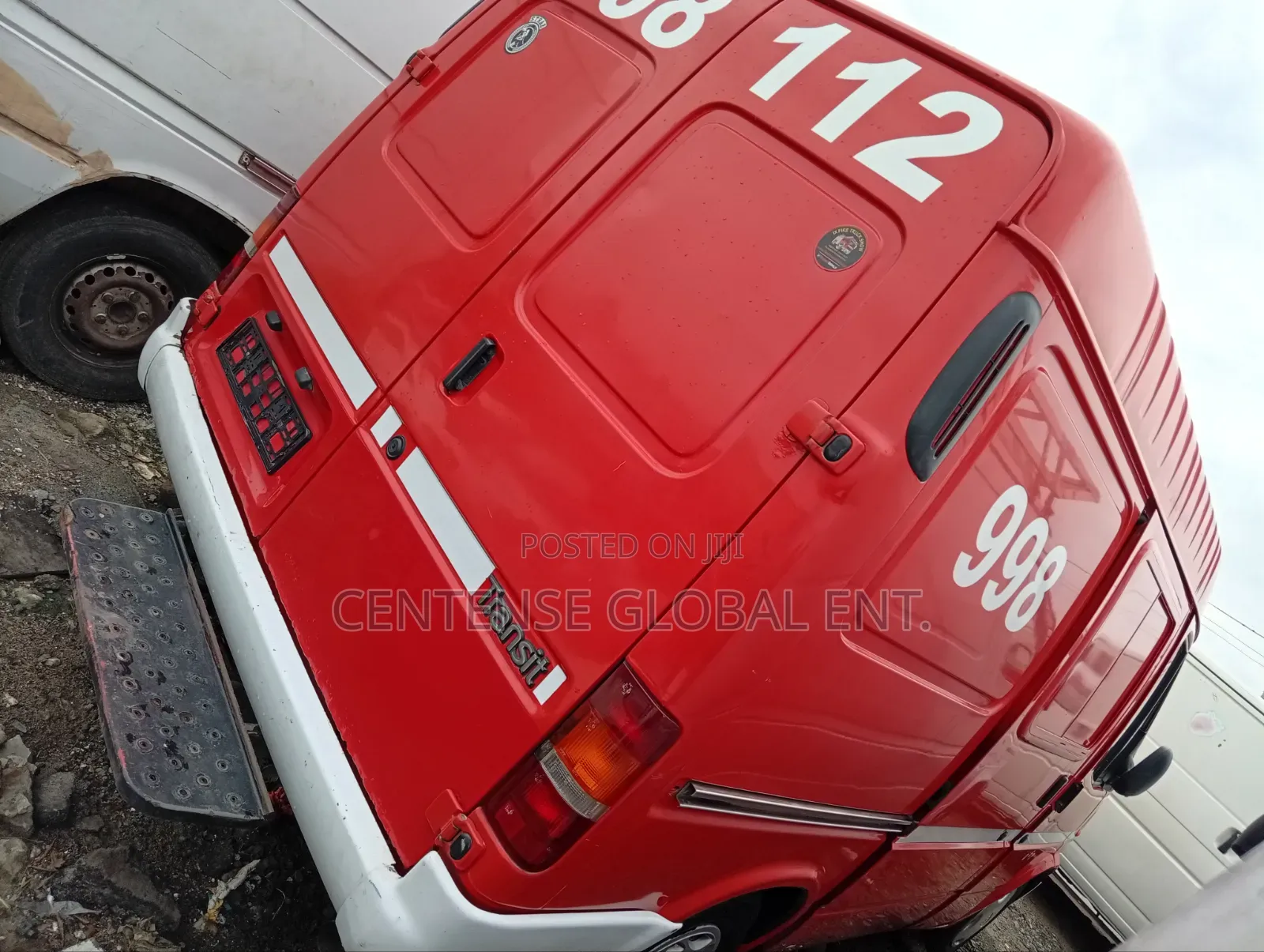 Ford Transit 2000 Red