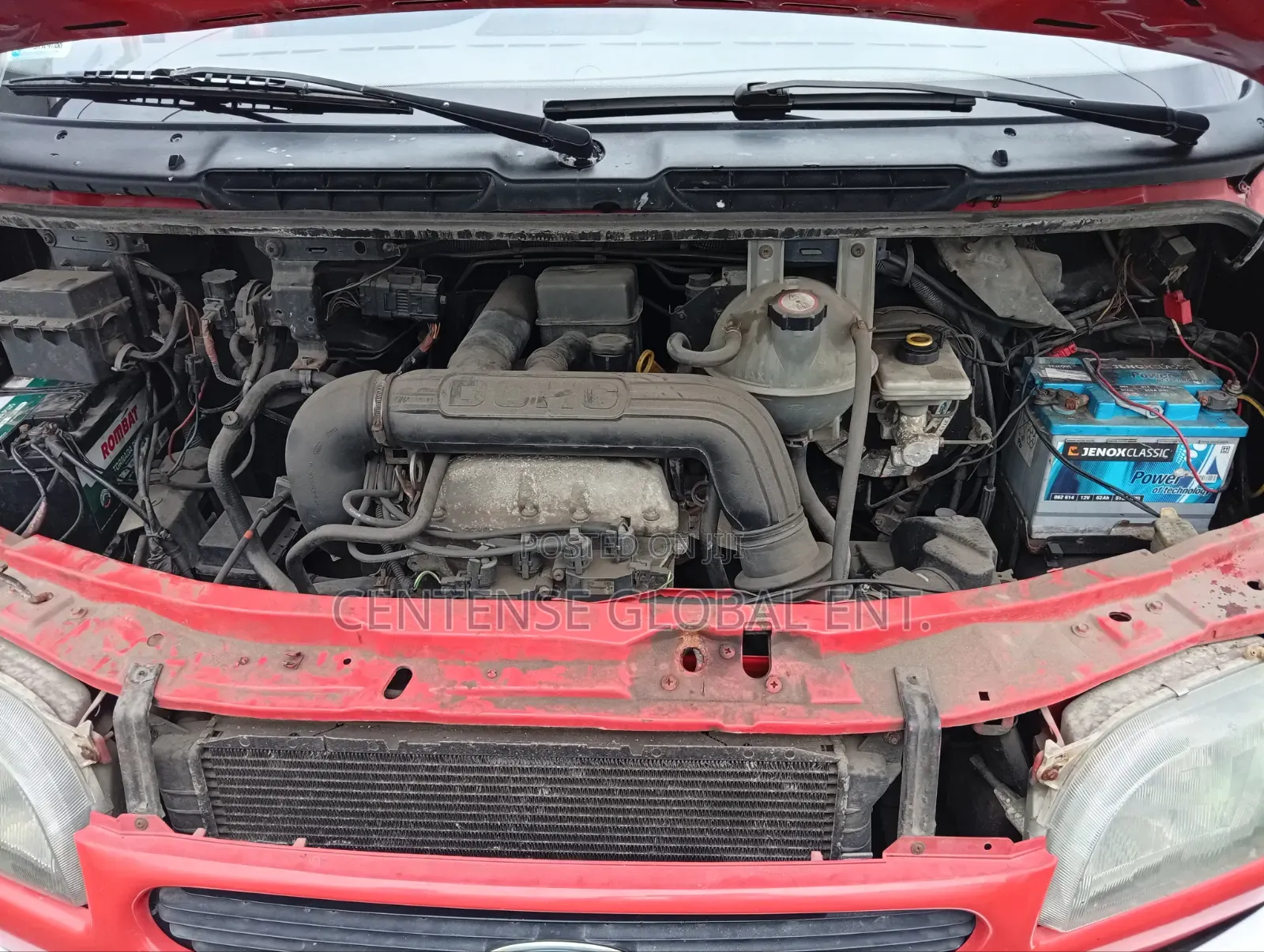 Ford Transit 2000 Red