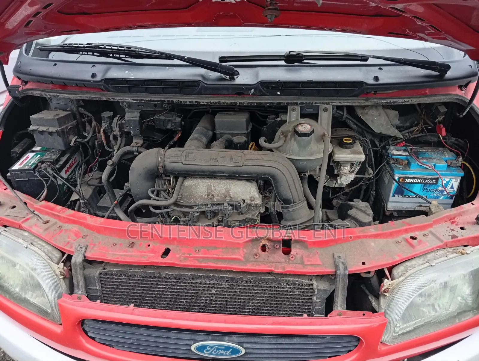 Ford Transit 2000 Red