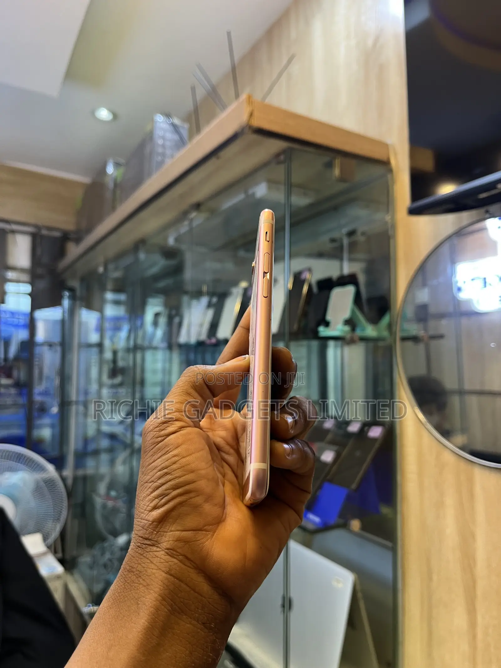 Apple iPhone 6s 32 GB Rose Gold