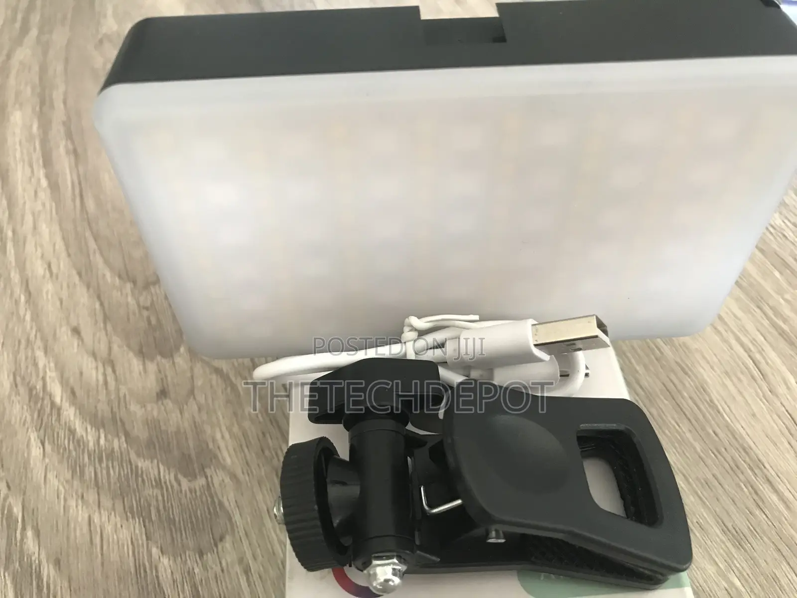 AY-96JSSR RGB Phone Clip Light