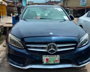 Mercedes-Benz C300 2015 Blue