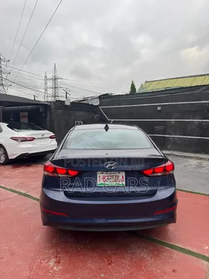Hyundai Elantra 2018 Blue