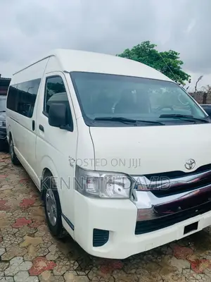 Toyota HiAce 2018 White