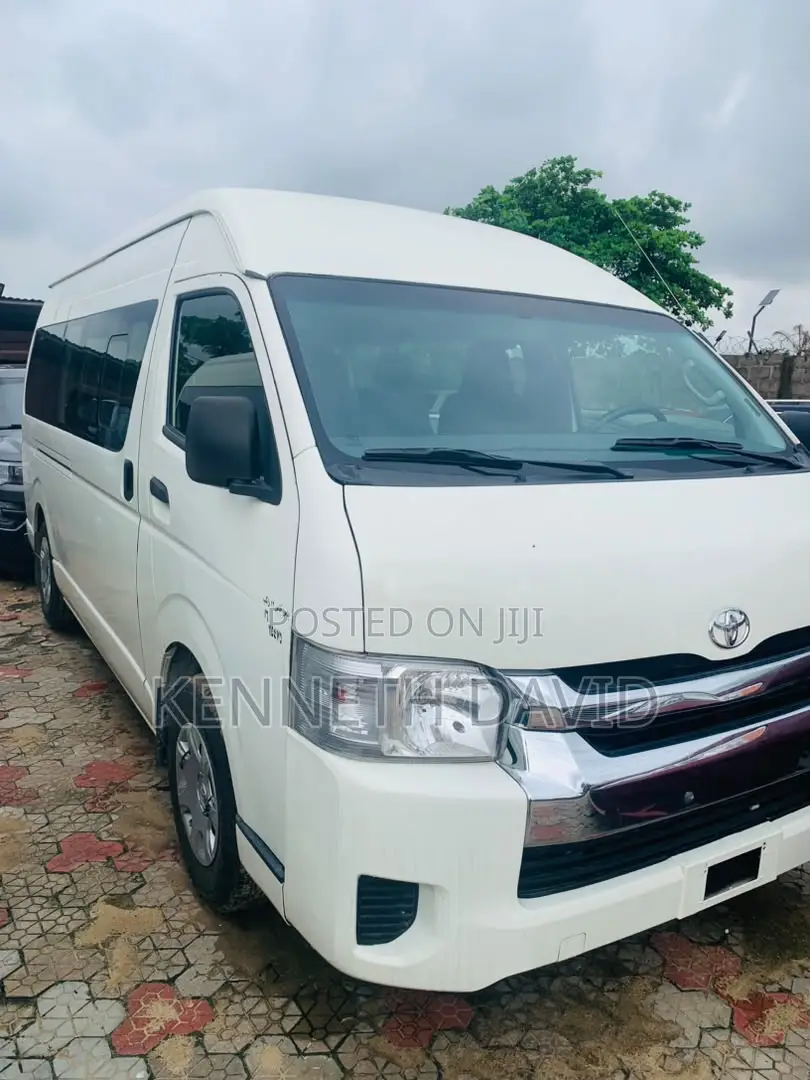 Toyota HiAce 2018 White