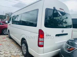 Toyota HiAce 2018 White