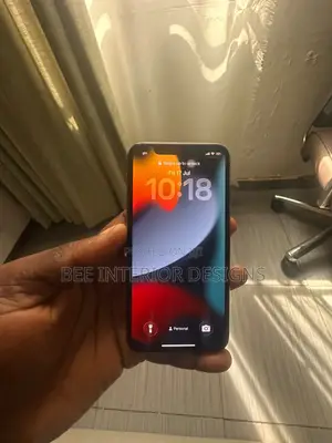 Apple iPhone 11 64 GB Gold