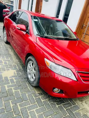 Toyota Camry LE V6 4dr Sedan (3.5L 6cyl 6AM) 2010 Red