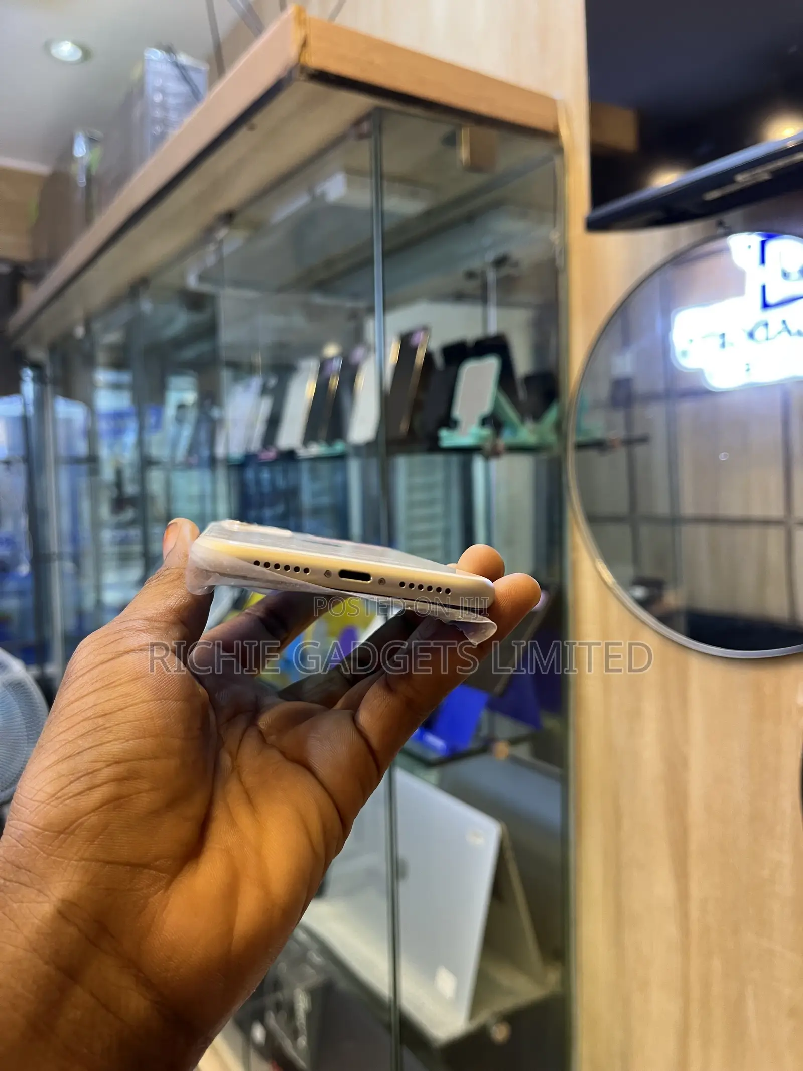 Apple iPhone 11 128 GB White