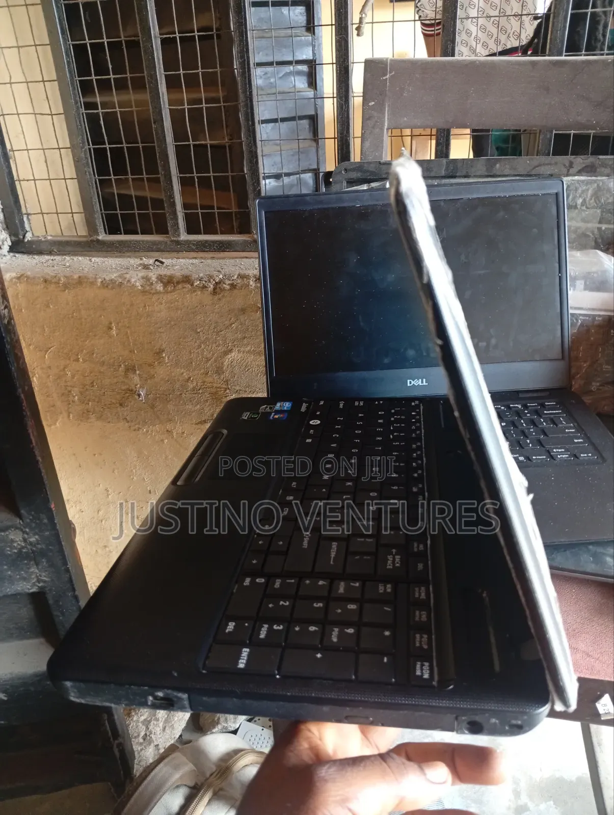 Laptop Toshiba Satellite C665 4GB Intel Core i3 HDD 320GB