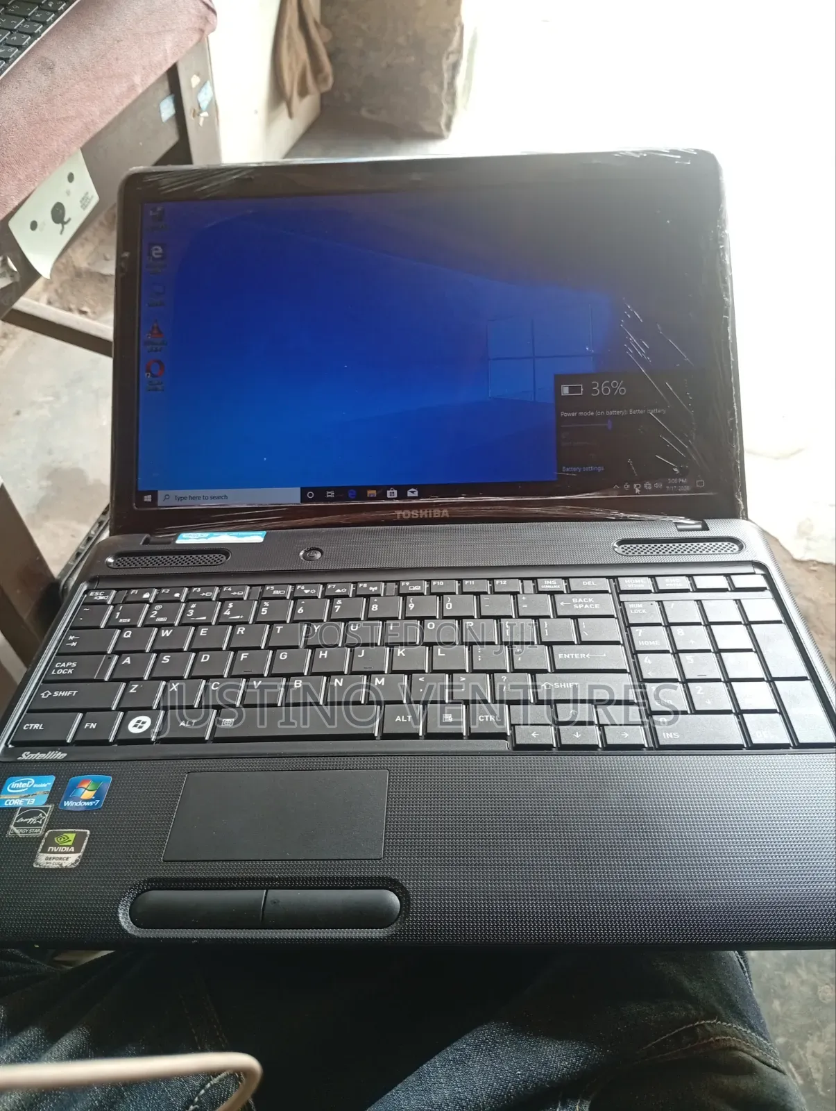 Laptop Toshiba Satellite C665 4GB Intel Core i3 HDD 320GB