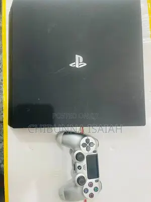 Play Station 4 Pro Console