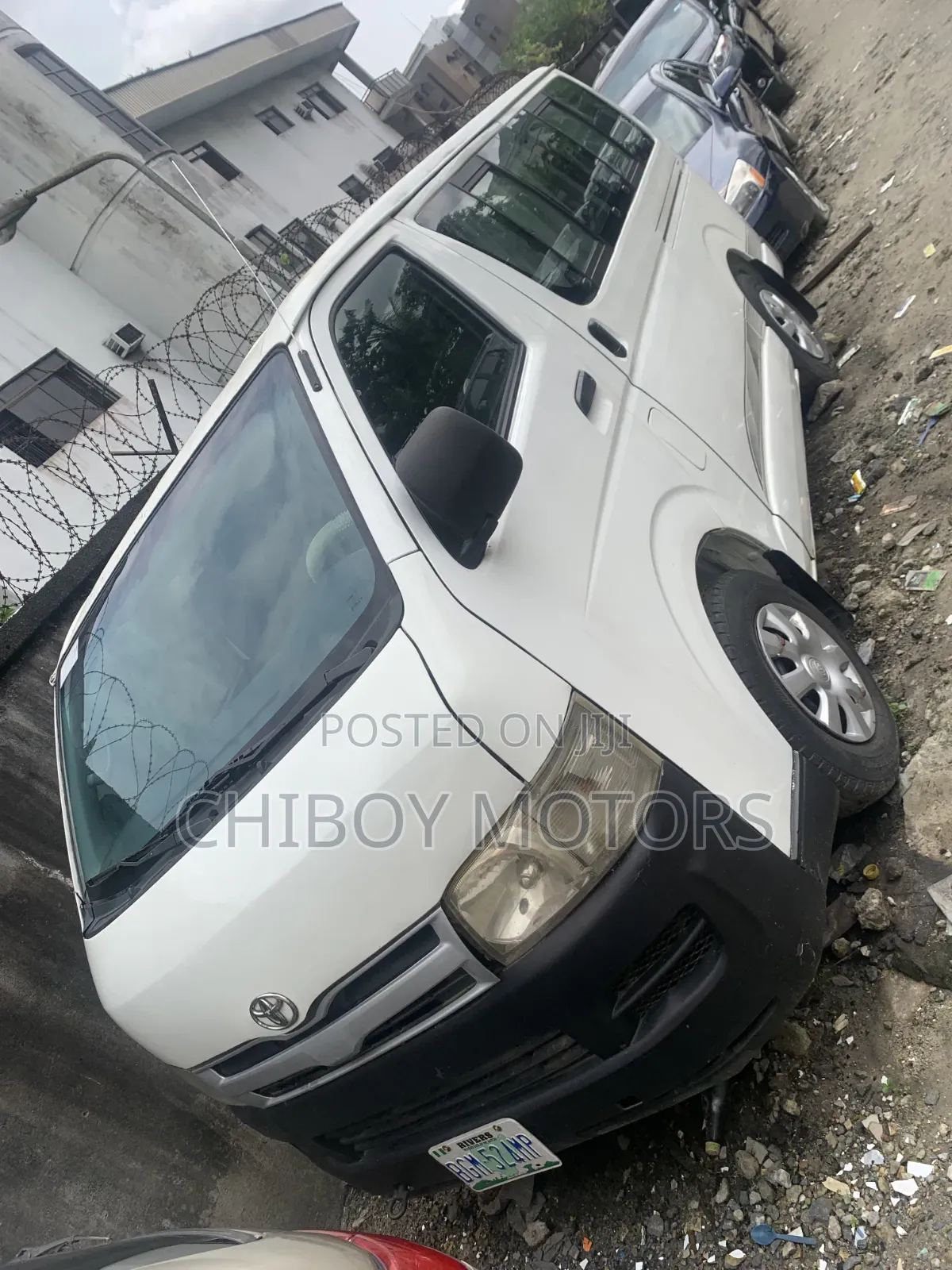 Toyota HiAce 2012 White