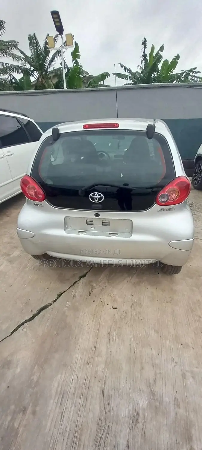 Toyota Aygo 2010 Silver