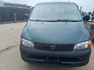 Toyota HiAce 2003 Green