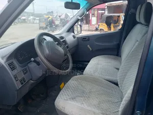 Toyota HiAce 2003 Green