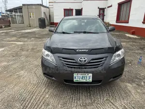 Toyota Camry LE 4dr Sedan (2.4L 4cyl 5A) 2009 Gray