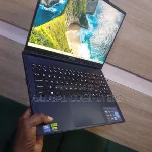 Laptop MSI 64GB Intel Core Ultra 9 SSD 2T