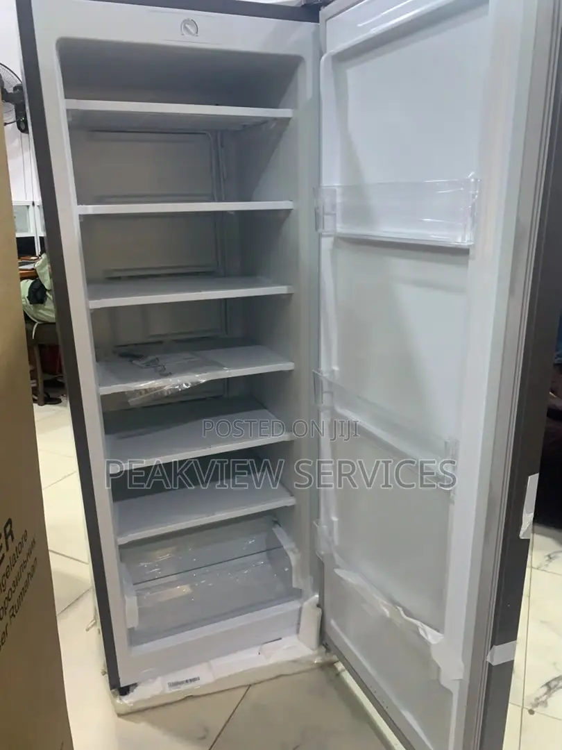 Silver Hisense 190L Upright Freezing Machine