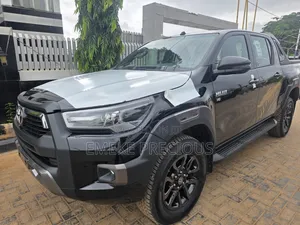 New Toyota Hilux 2025 Black