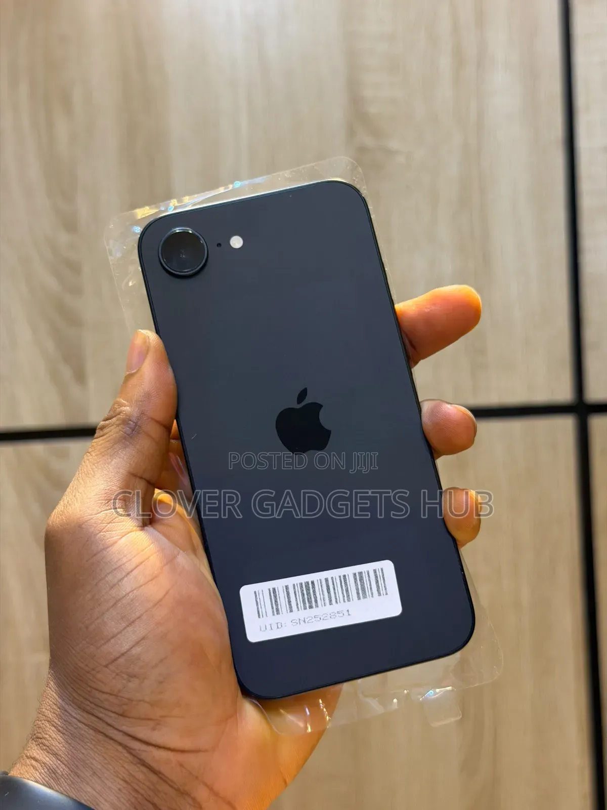 New Apple iPhone 16e 128 GB Black