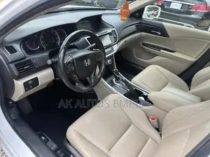 Honda Accord Touring V-6 4dr Sedan (3.5L 6cyl 6A) 2014 White