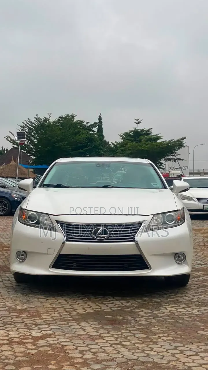 Lexus ES 2014 White