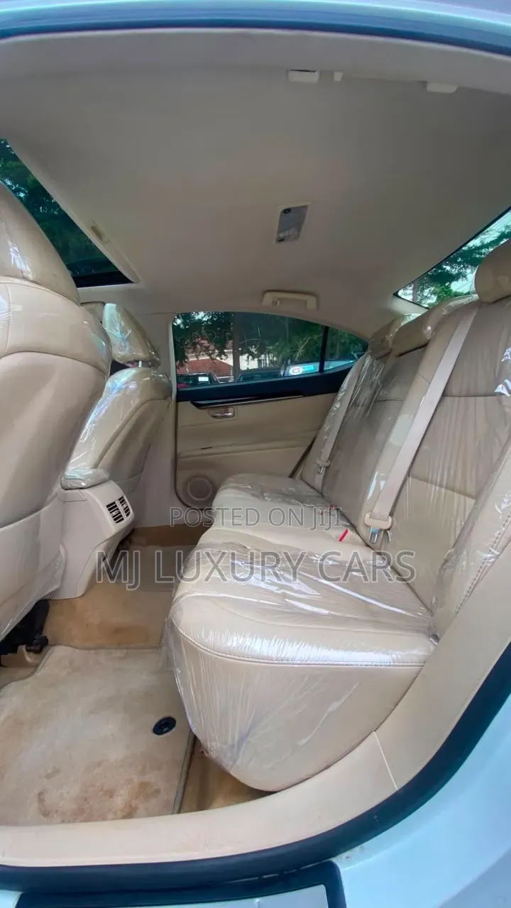 Lexus ES 2014 White
