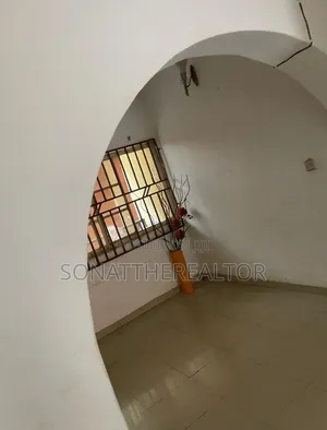 3bdrm Apartment in Zionist Estate, Akala Express for rent