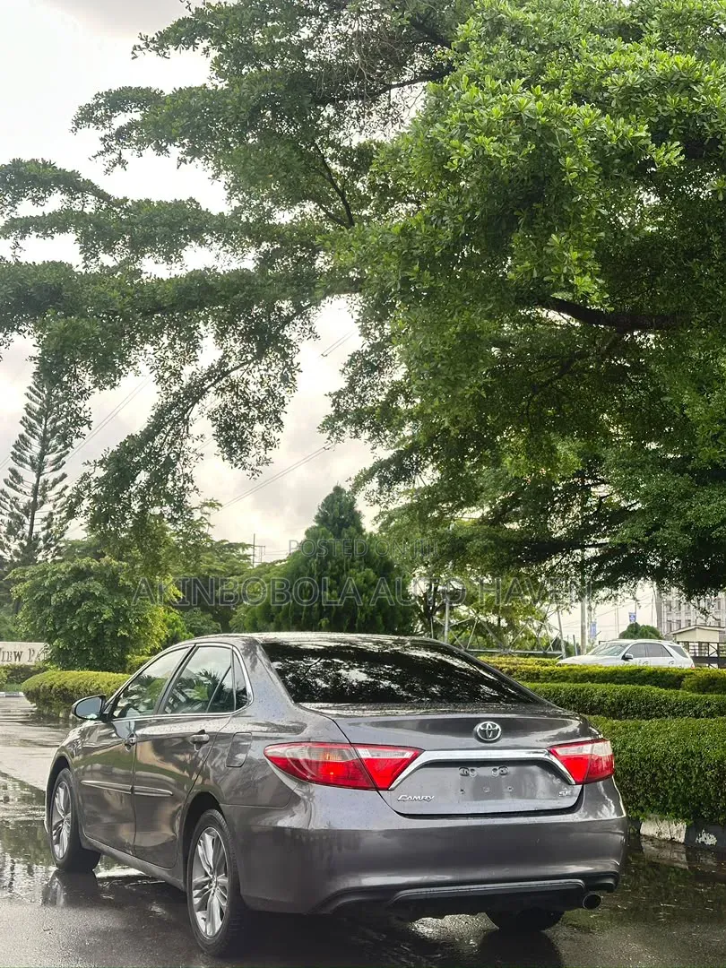 Toyota Camry 2017 Gray