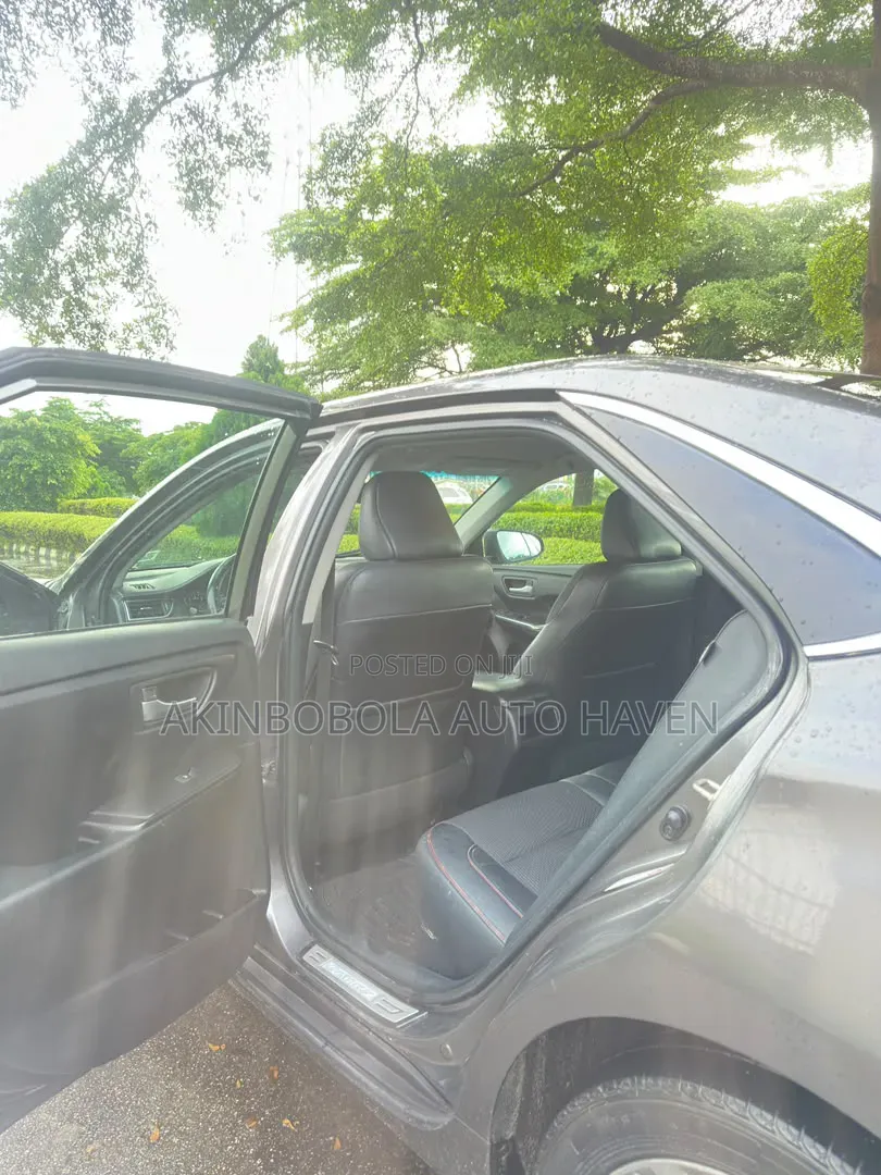 Toyota Camry 2017 Gray