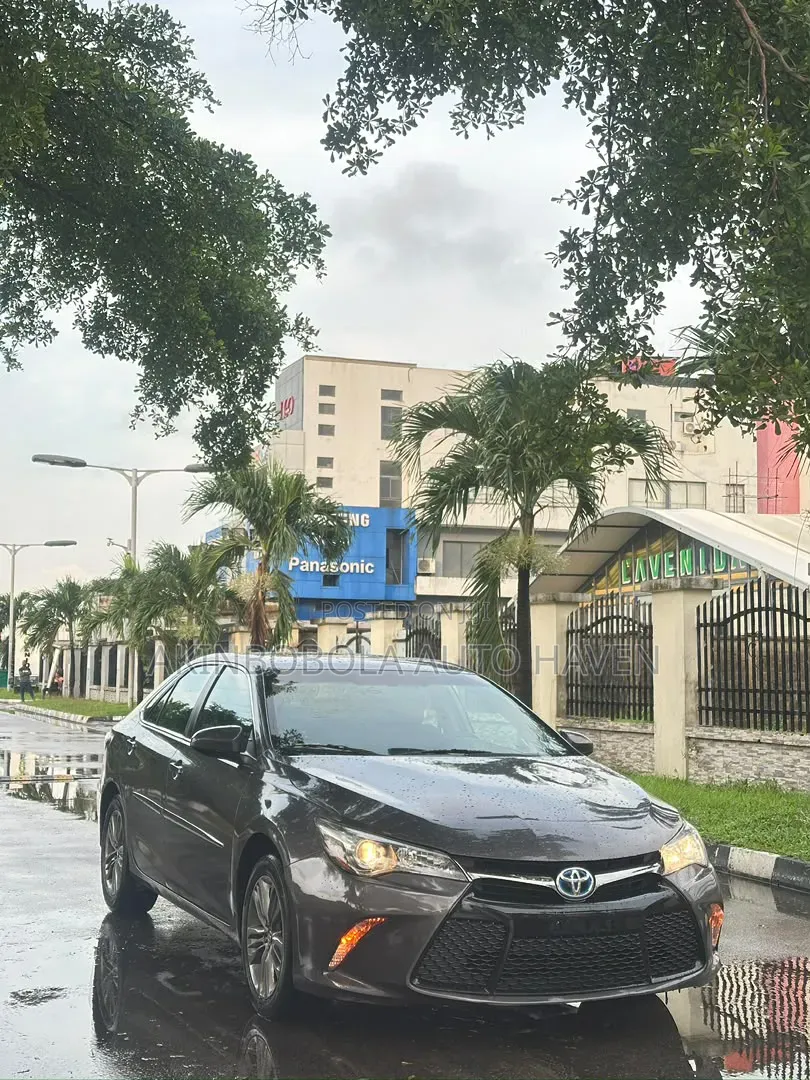 Toyota Camry 2017 Gray