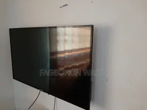 Smart TV Neatly Used
