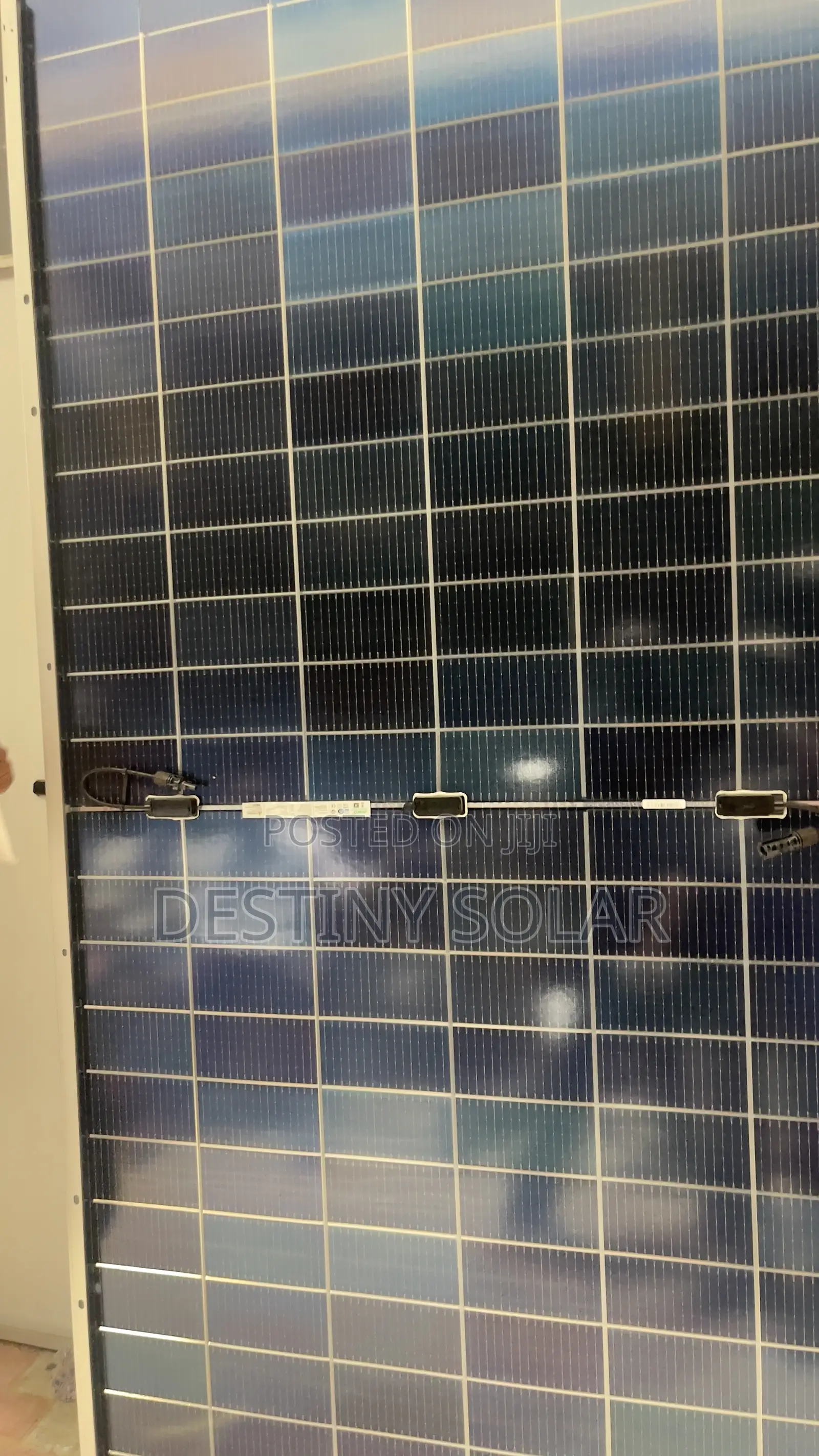 585watts Solar Panel JAsolar 144cells High Voltage 48v