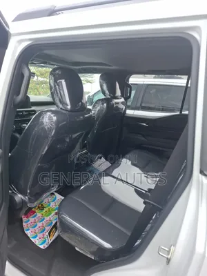 Toyota Land Cruiser 2025 White