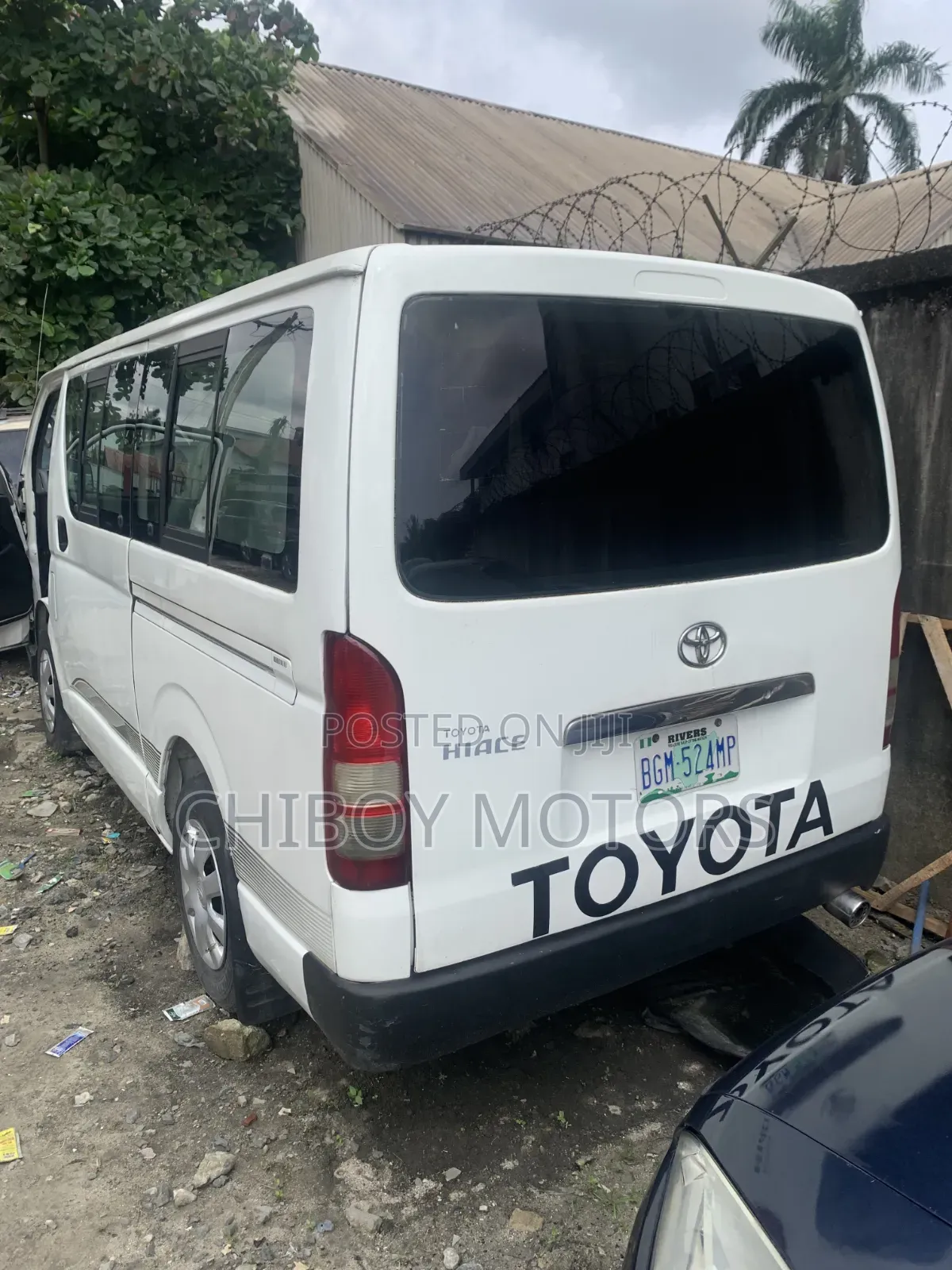 Toyota HiAce 2012 White