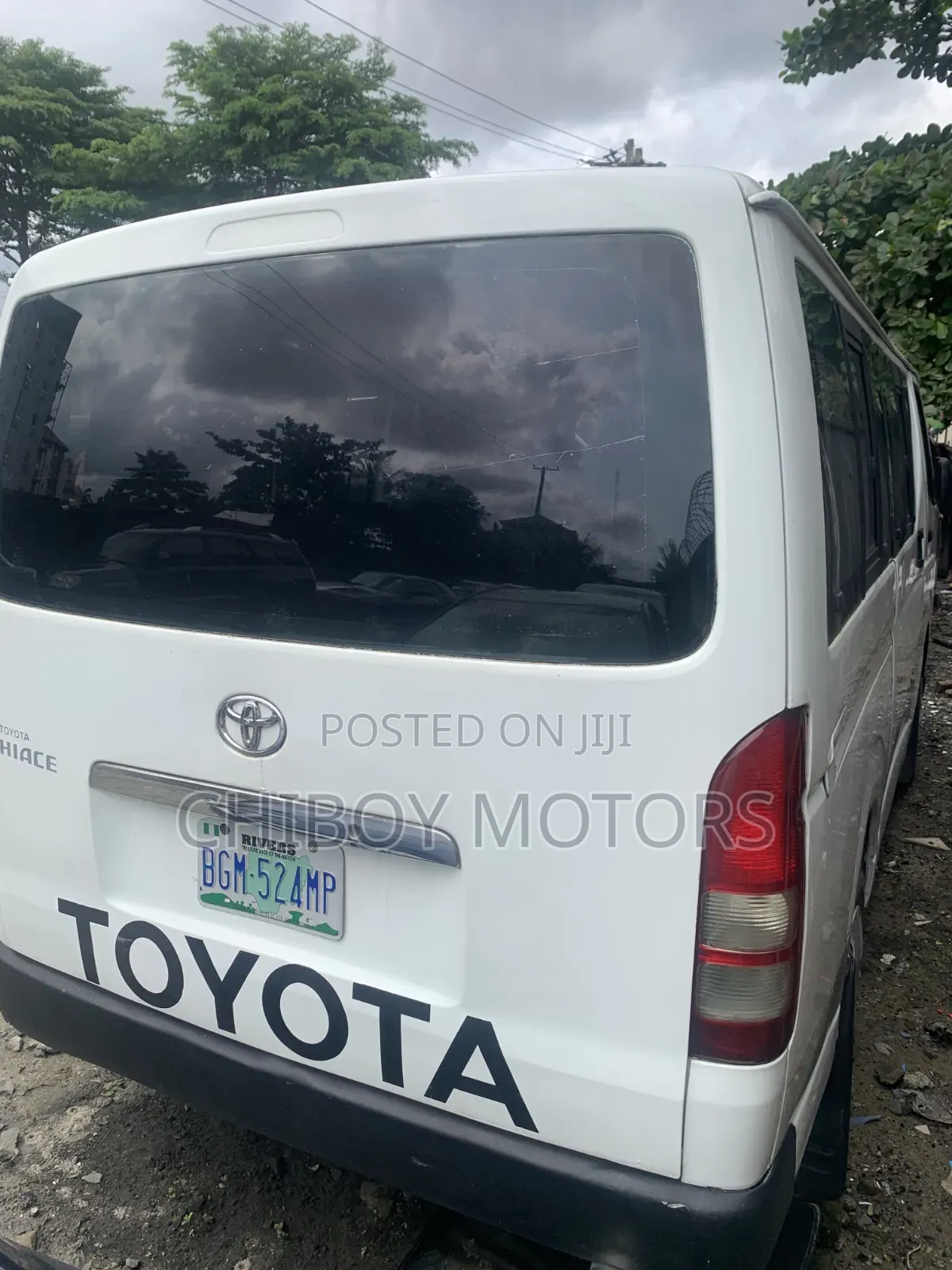 Toyota HiAce 2012 White