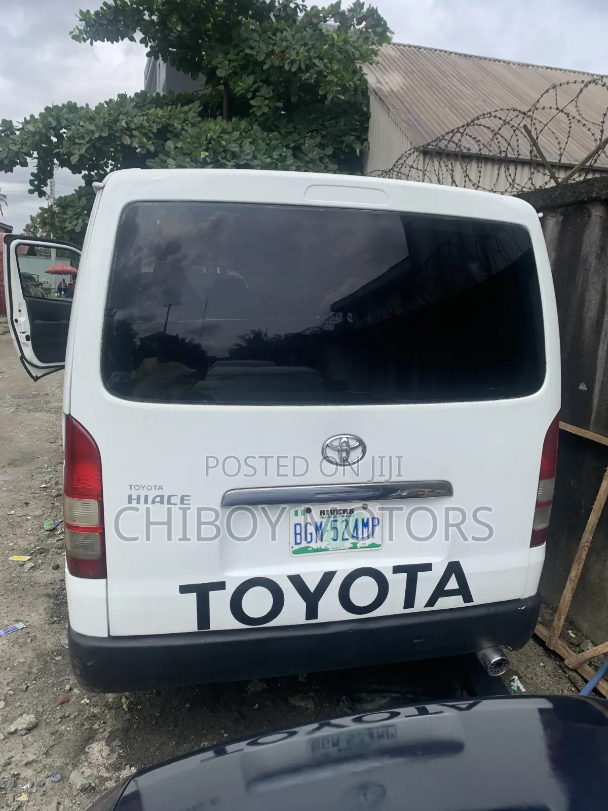 Toyota HiAce 2012 White