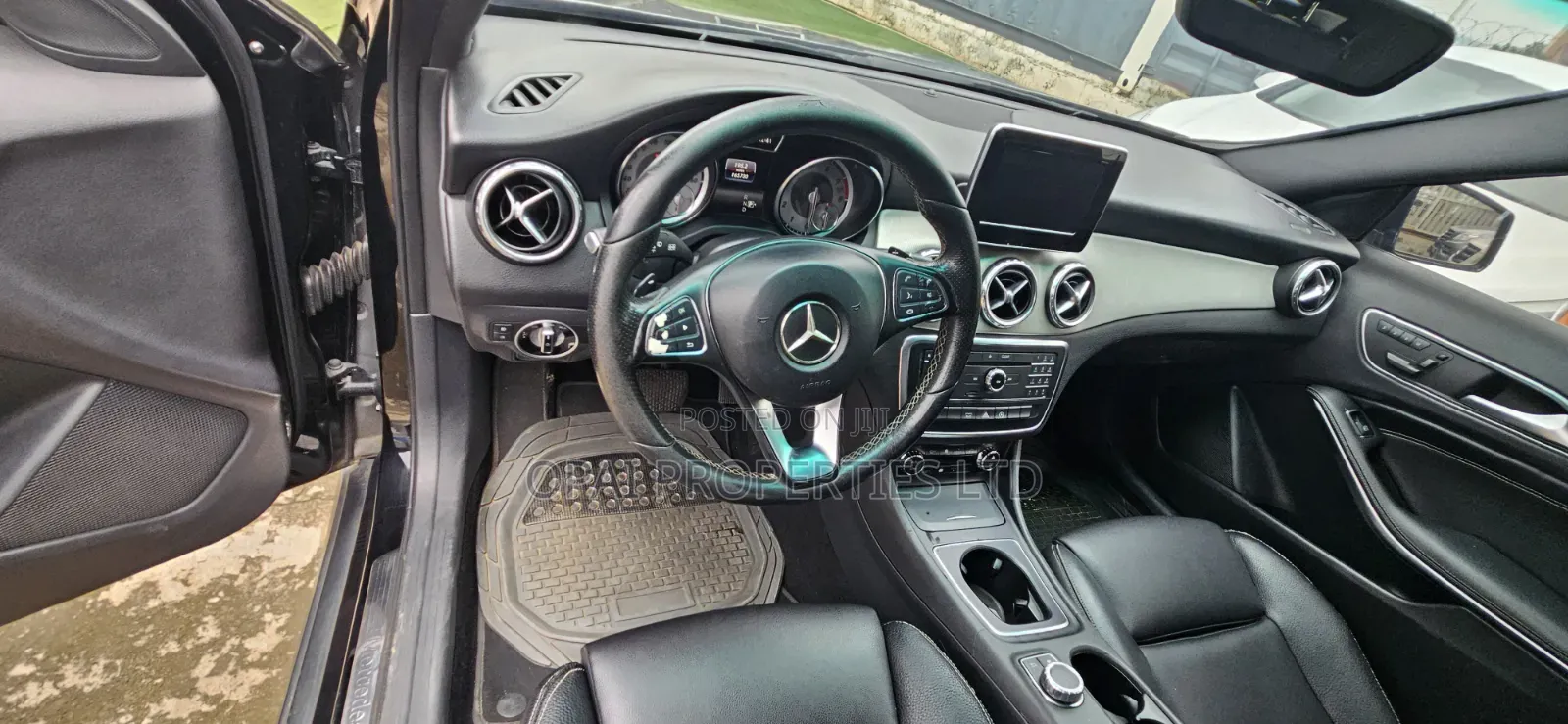 Mercedes-Benz GLA 250 2017 Black