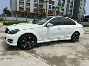Mercedes-Benz C300 Sport 4Matic Sedan AWD (3.0L 6cyl 7A) 2010 White