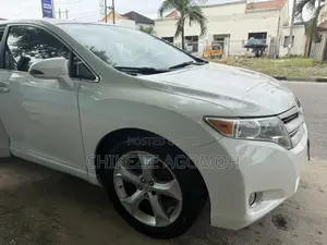Toyota Venza XLE 2010 White