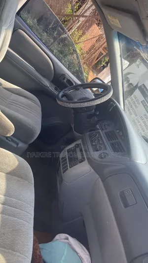Toyota Sienna 2000 Gray