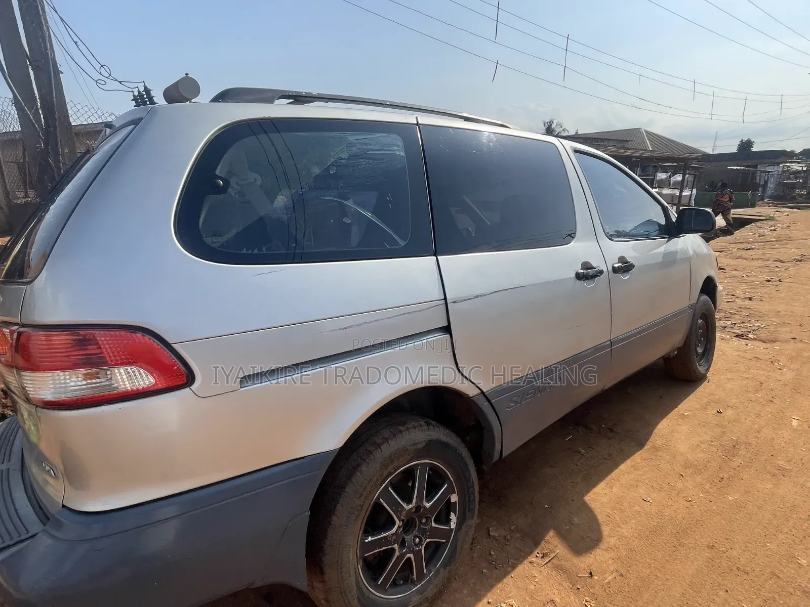 Toyota Sienna 2000 Gray