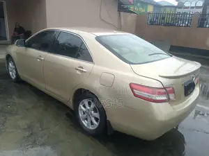 Toyota Camry 2011 Gold