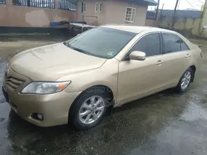 Toyota Camry 2011 Gold